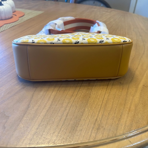 Teri Shoulder Bag With Floral Print - Picture 2 of 4